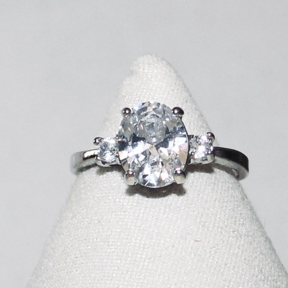 Sparkling Women’s Ring, Size 9
